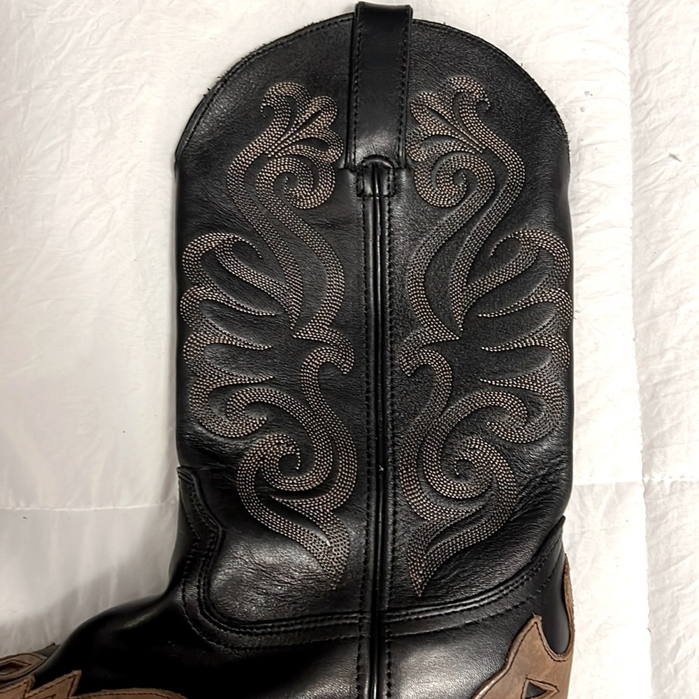 Durango Authentic Boots 🤠 - Picture 4 of 7